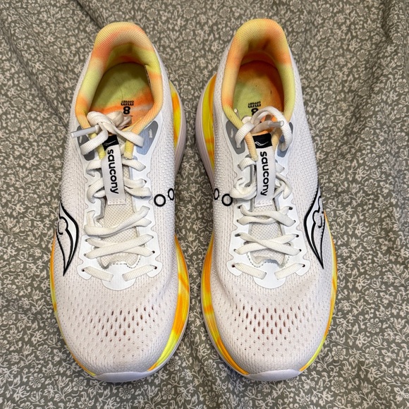 Endorphin Trainer Road-Running Shoes, negotiate price - Picture 2 of 7